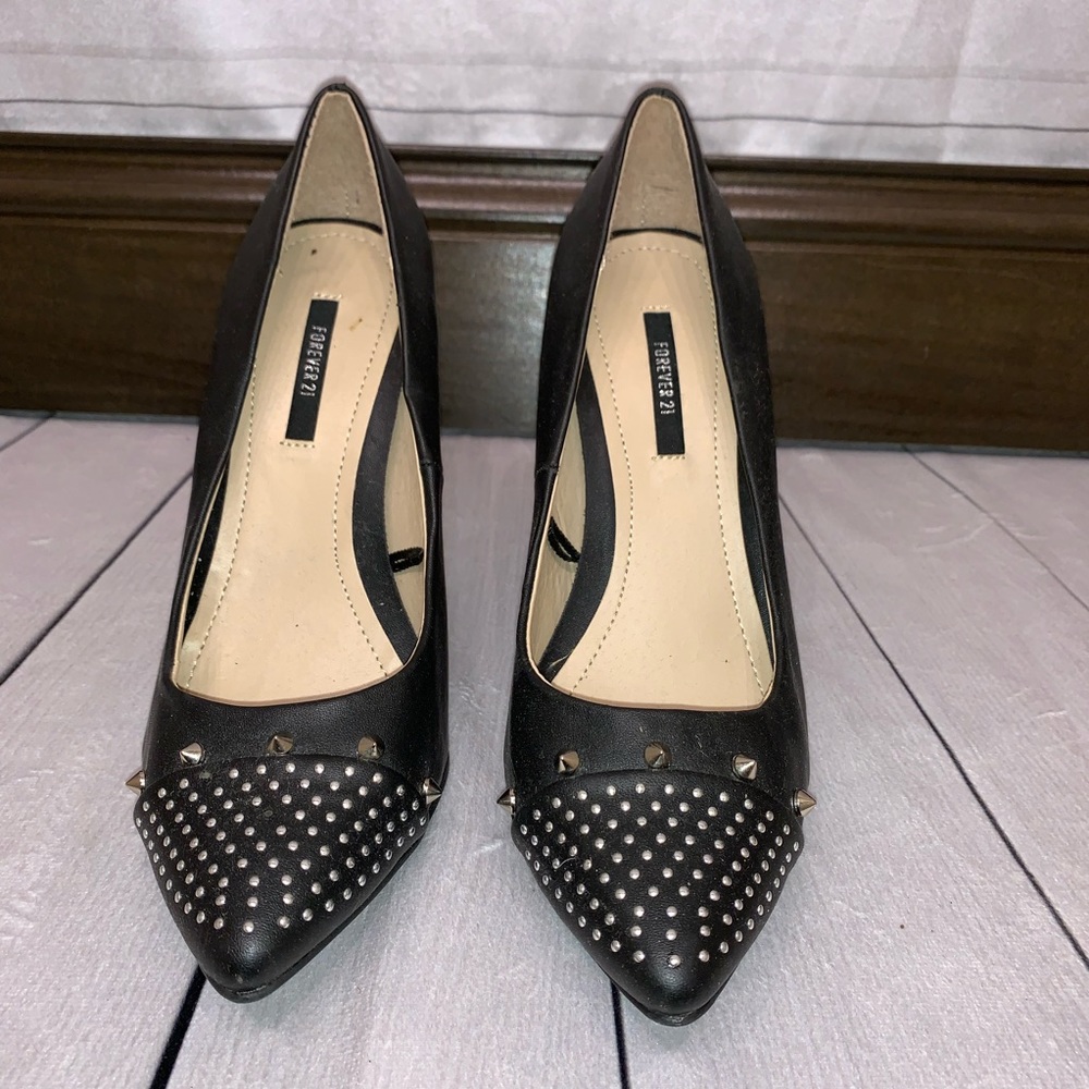 Fabulous Spiked Studded Heels 🖤 NWT